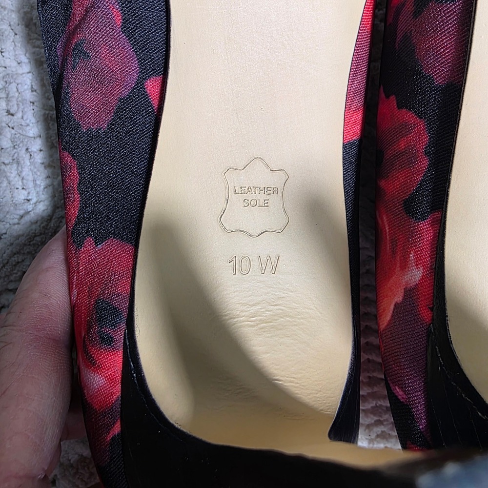 Talbots Floral Pumps Black Red Floral Pointed Toe Heels Womens 10 Wide - Picture 6 of 8